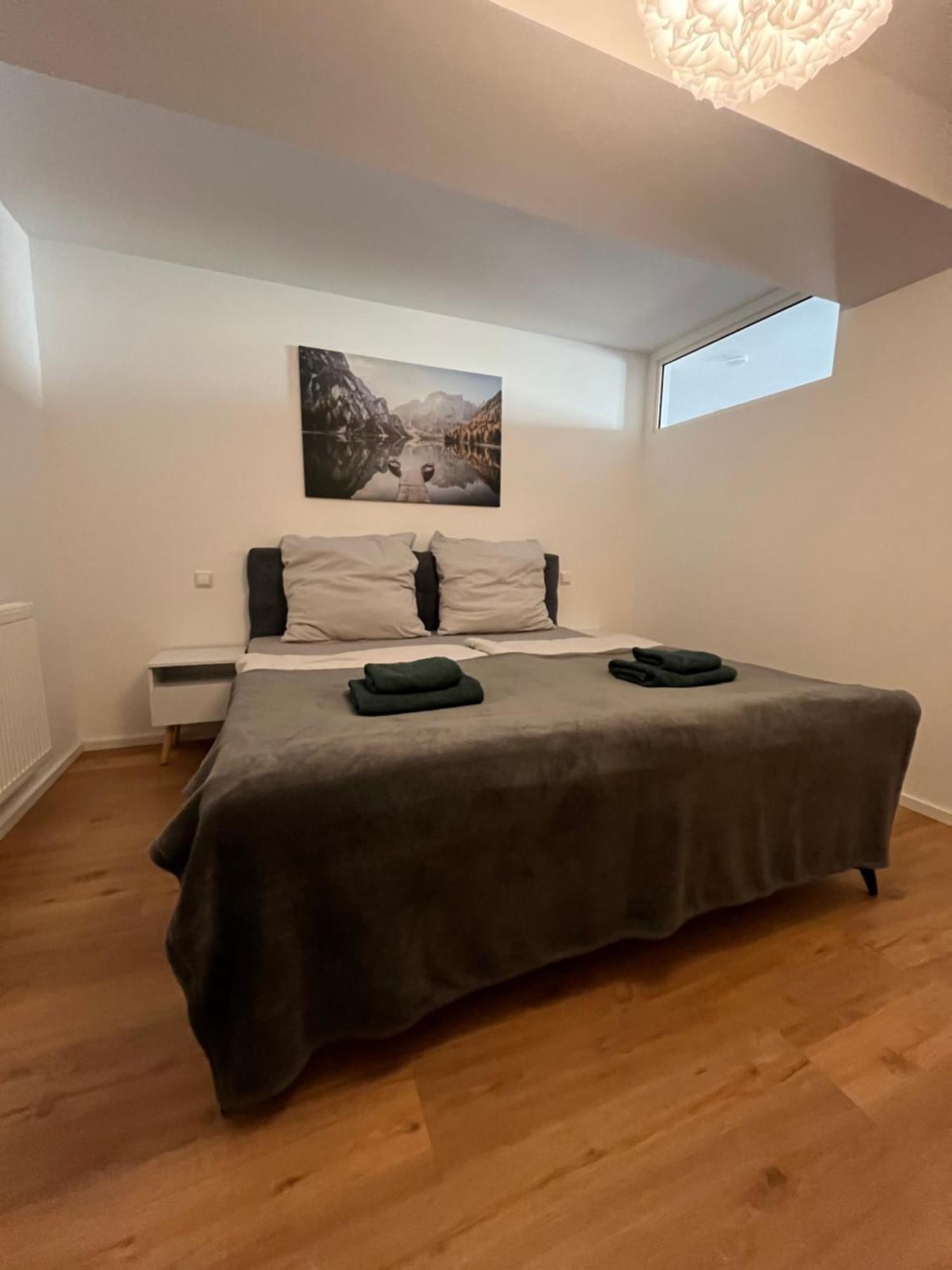 Traumhafte Business & Relax Wohnung Direkt Im Stadtkern Oettingens By Elation Homes Oettingen in Bayern Eksteriør bilde