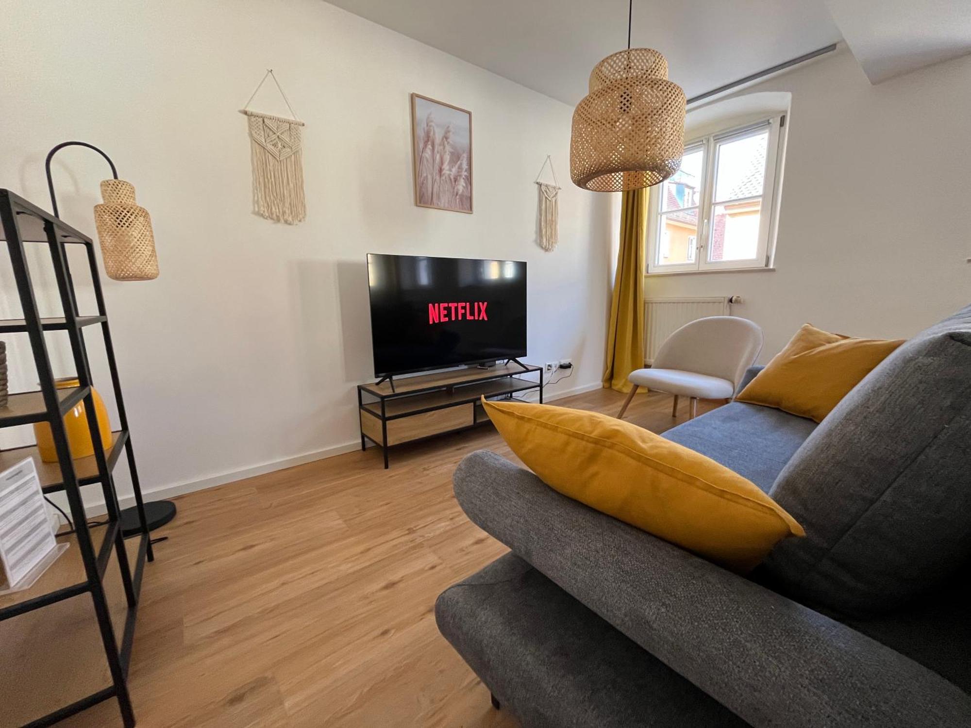Traumhafte Business & Relax Wohnung Direkt Im Stadtkern Oettingens By Elation Homes Oettingen in Bayern Eksteriør bilde