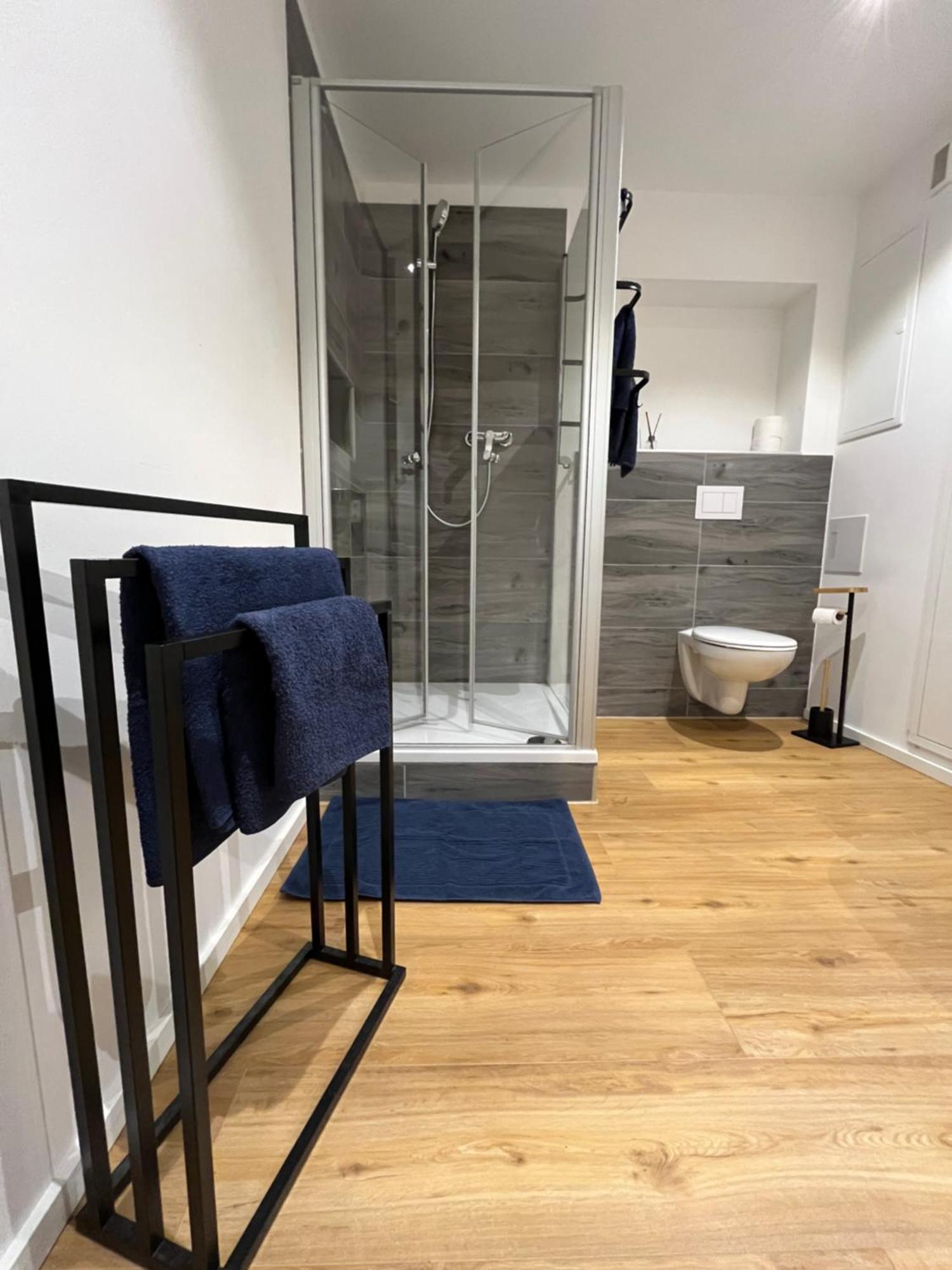 Traumhafte Business & Relax Wohnung Direkt Im Stadtkern Oettingens By Elation Homes Oettingen in Bayern Eksteriør bilde